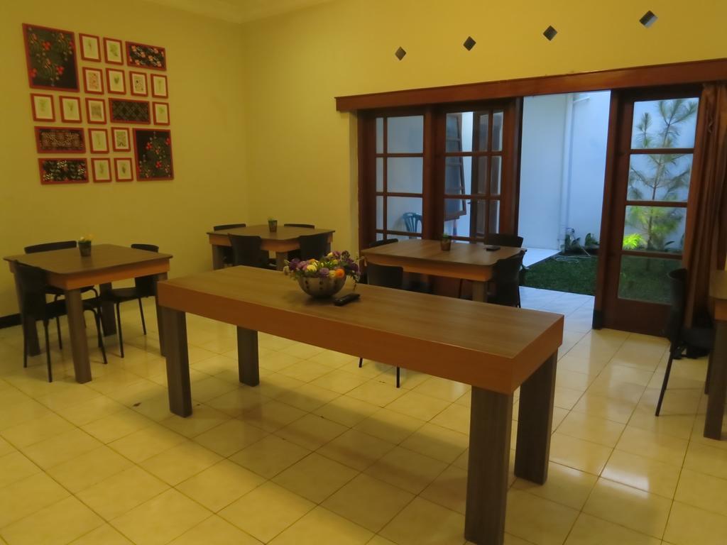 Elenor'S Home At Eyckman Bandung Buitenkant foto