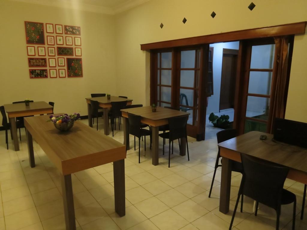 Elenor'S Home At Eyckman Bandung Buitenkant foto